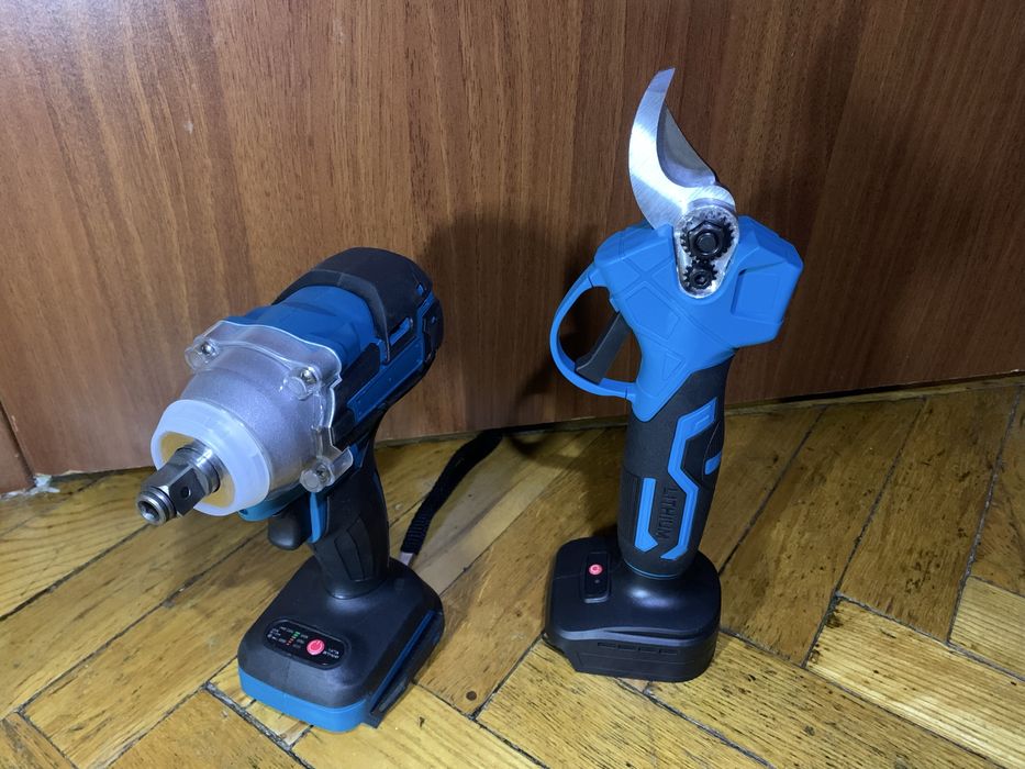 Інструмент під АКБ Макіта