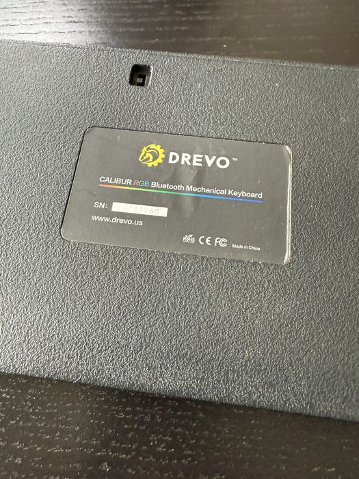 Teclado mecânico Drevo Calibur RGB