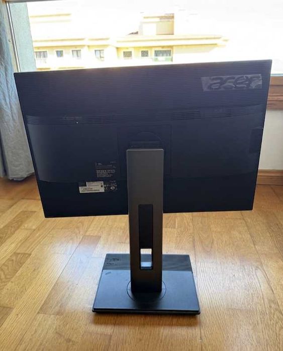 Monitor Acer 24" IPS (1920x1200) - Ergonómico (Ajustável) + Hub USB