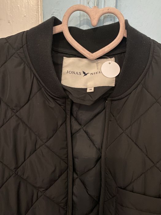 Пальто жіноче JONAS NIELSEN 46 М новое легкое