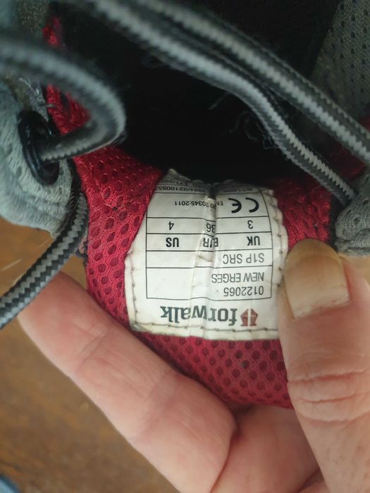 Sapatos com biqueira de aço 36