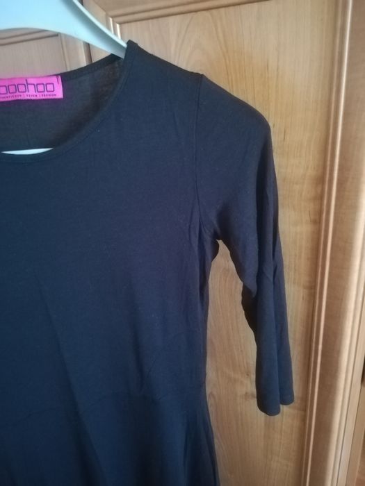 Czarna sukienka z rękawem 3/4