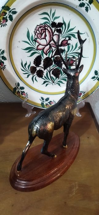 Estatueta em bronze, veado, cervo.