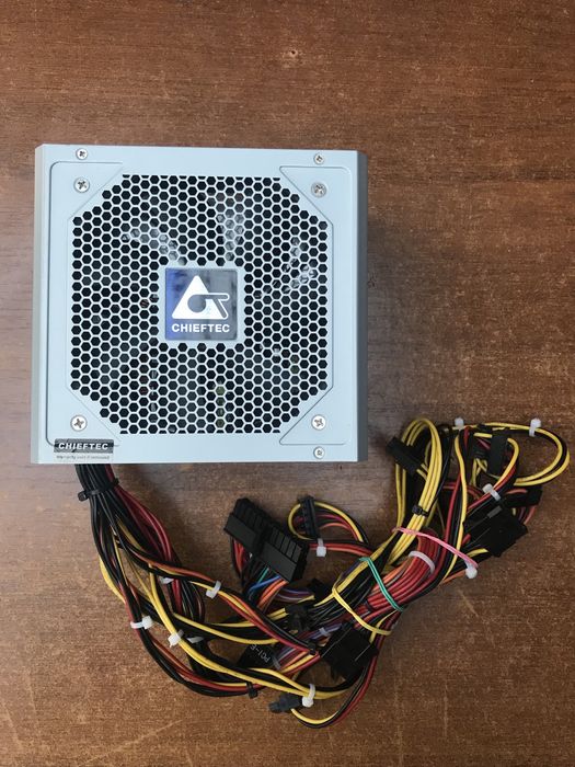 Продам блок живлення CHIEFTEC I-ARENA 600W