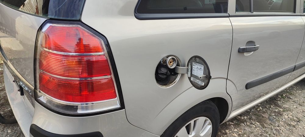 Sprzedam Opel Zafira 2letnie LPG