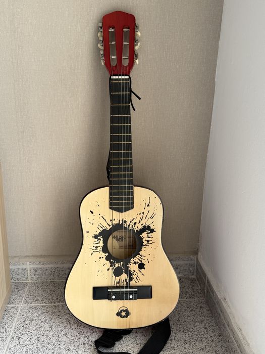Guitarra acustica para criança