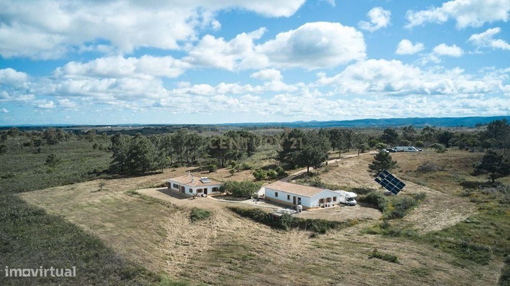 Acorde com vistas deslumbrantes sobre o oceano no seu rancho exclusivo