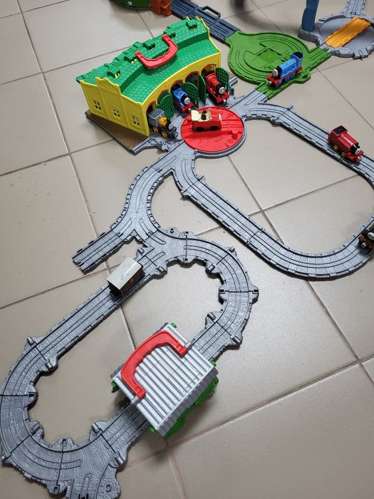 Дорога Thomas  із потягом