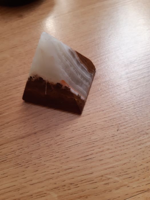 Piramida kamienna, zabawka logiczna