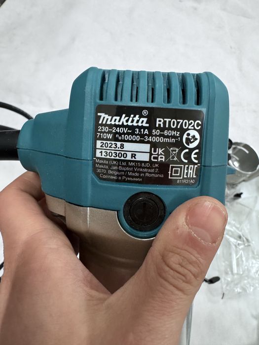 Frezarka makita RT0702CX2J