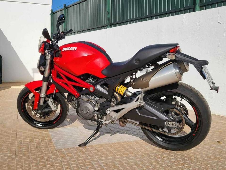 Ducati 696 Monster