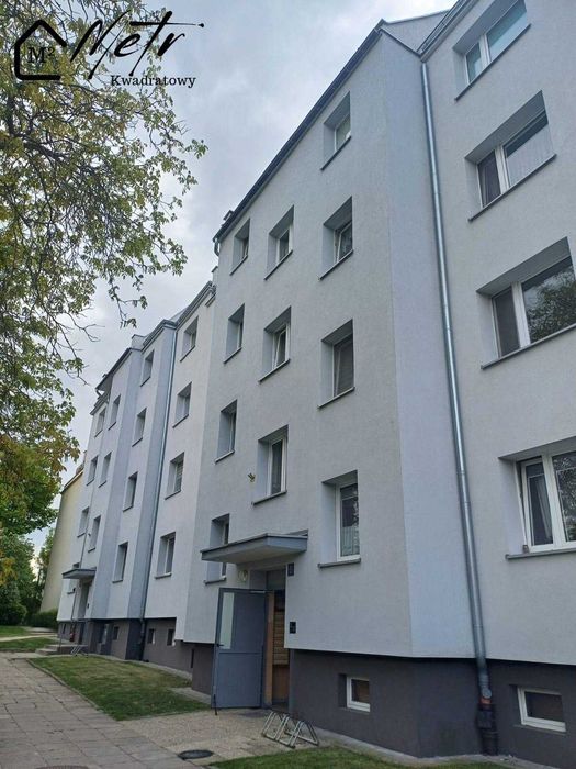 3 pokoje/ 2 piętro/ duży balkon/ miejsce parkingowe