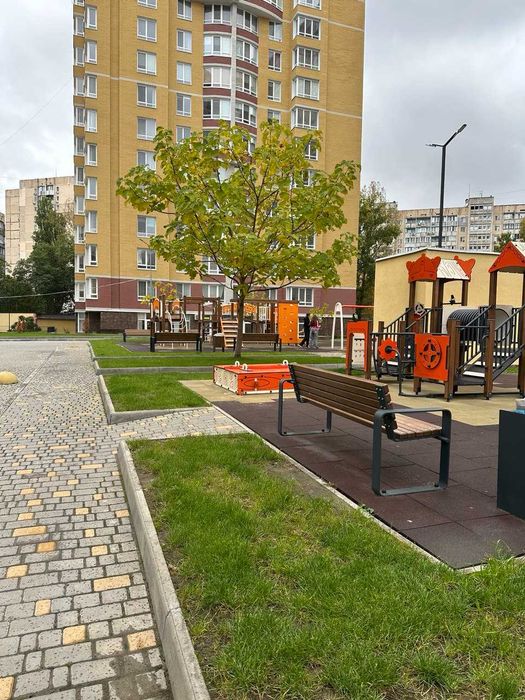 Продам просторную 1-комн. квартиру  в НОВОМ Комплексе "Сан-Сити"/Крымский Бульвар