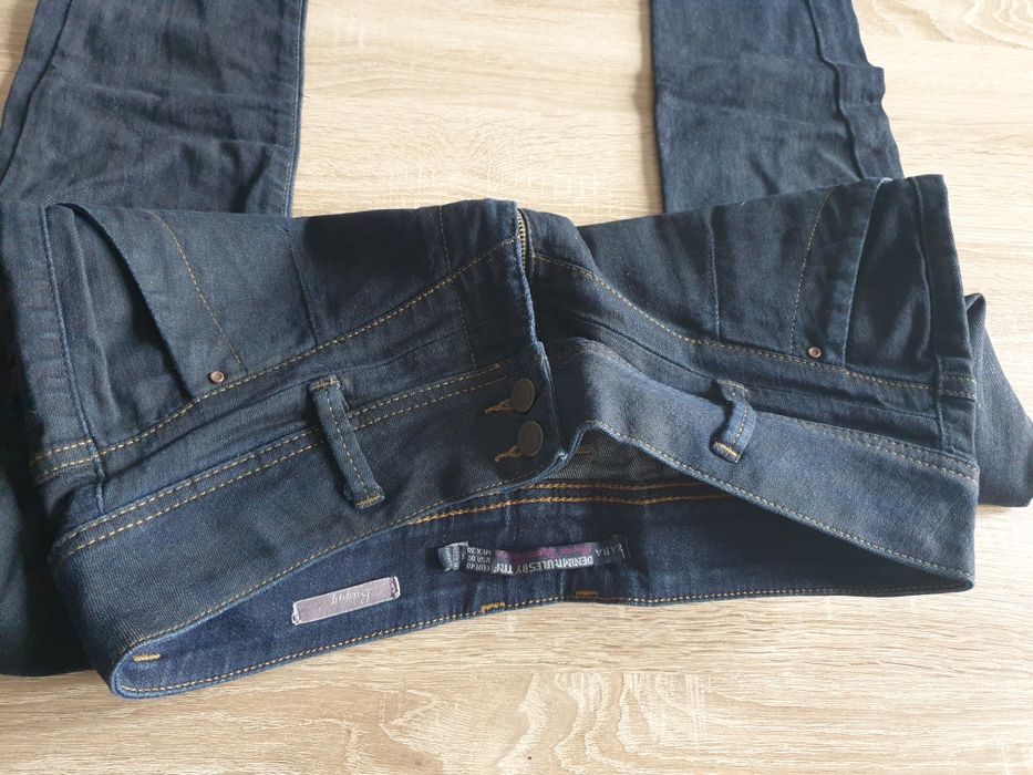 Jeansy Zara model Baggy