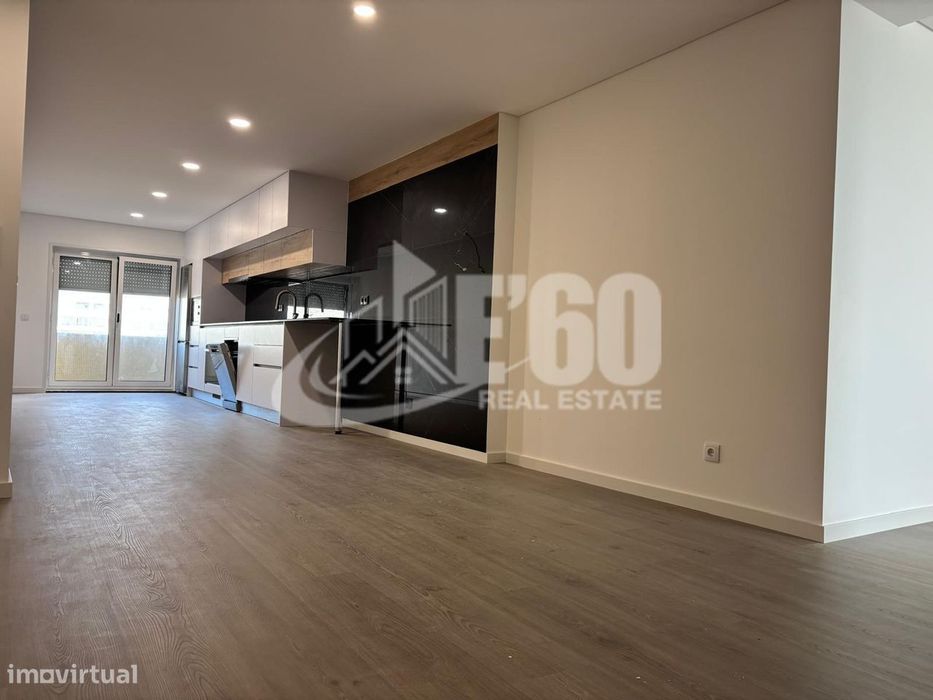 Apartamento T3 Remodelado Para Arrendamento Esmoriz