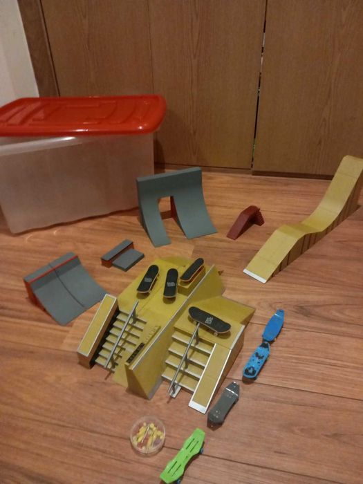 Tech Deck Skatepark Completo + 8 Skates de Dedo + Acessórios