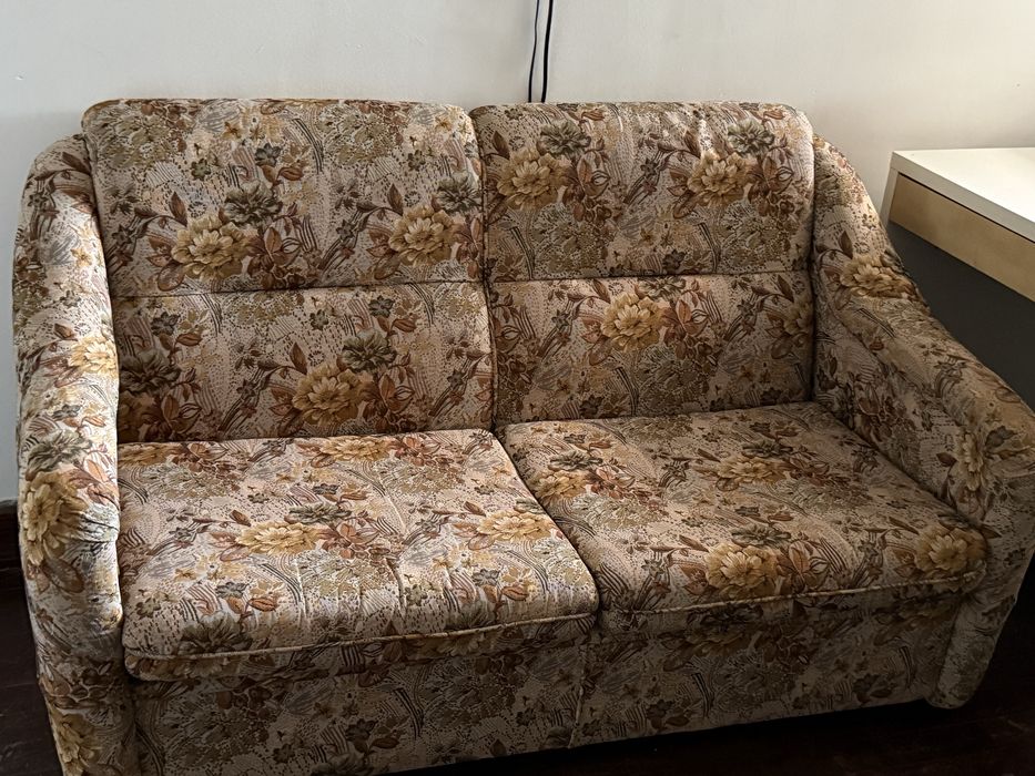 Sofá em bom estado 25€