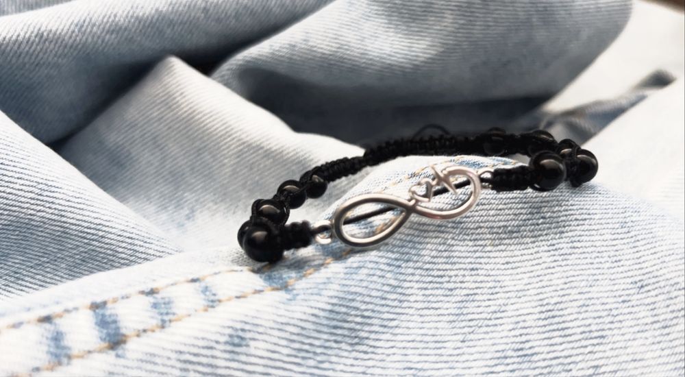 Bransoletka z znakiem nieskończoności i serduszkiem