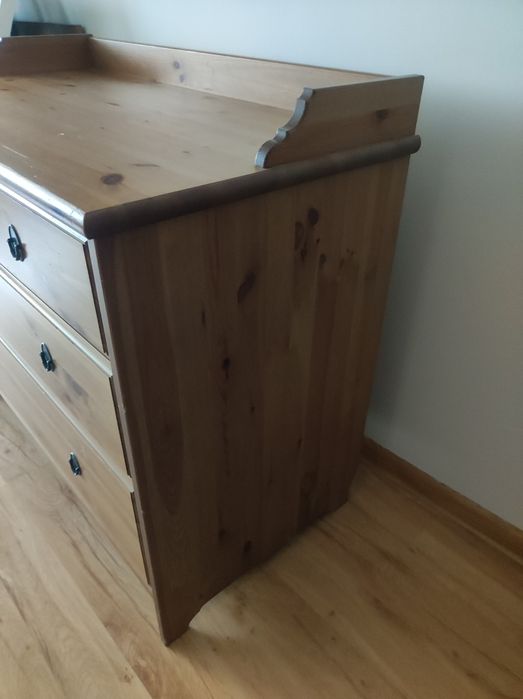 Sprzedam drewnianą komodę