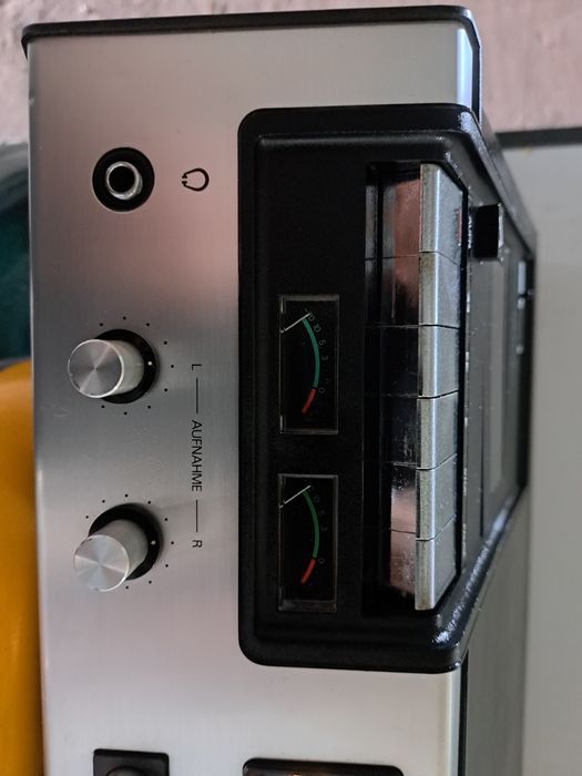 Radiomagnetofon  ASTROSOUND STUDIO