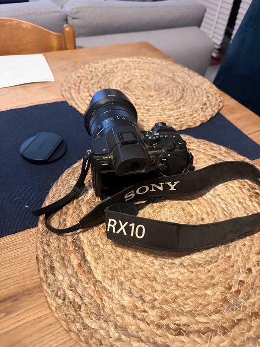 Sony RX10 Mark V (2026) – jak nowy (1 miesiąc) + pokrowiec
