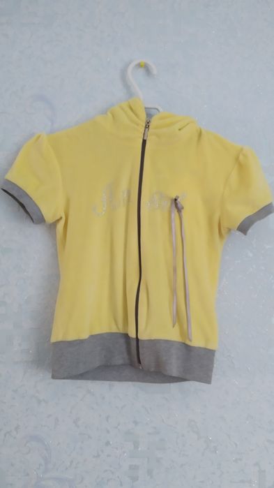 Продам красивий кустюм.