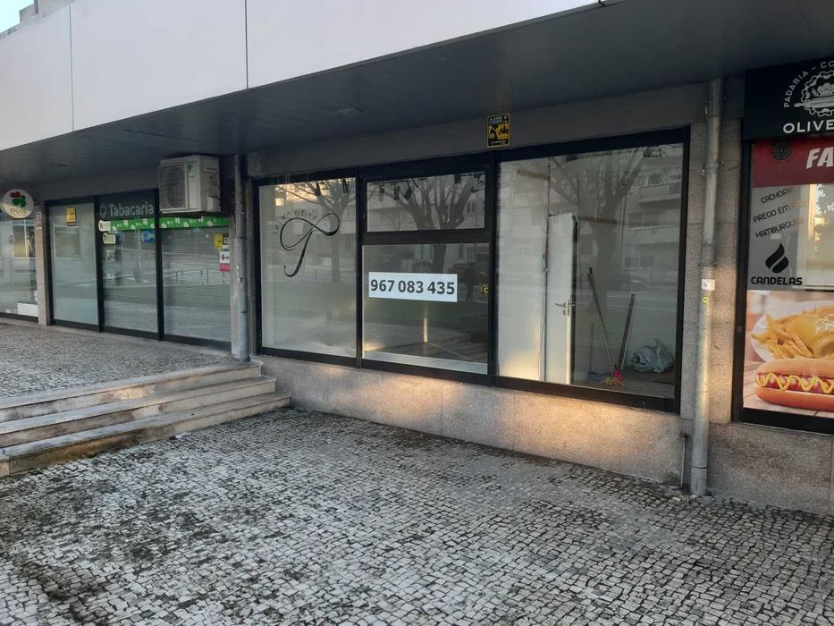 Loja luminosa com ampla montra em Lordelo do Ouro – Campo Alegre