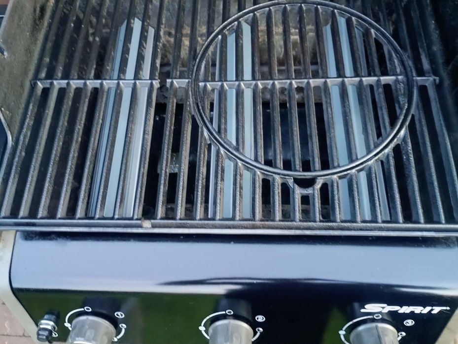Duży grill gazowy