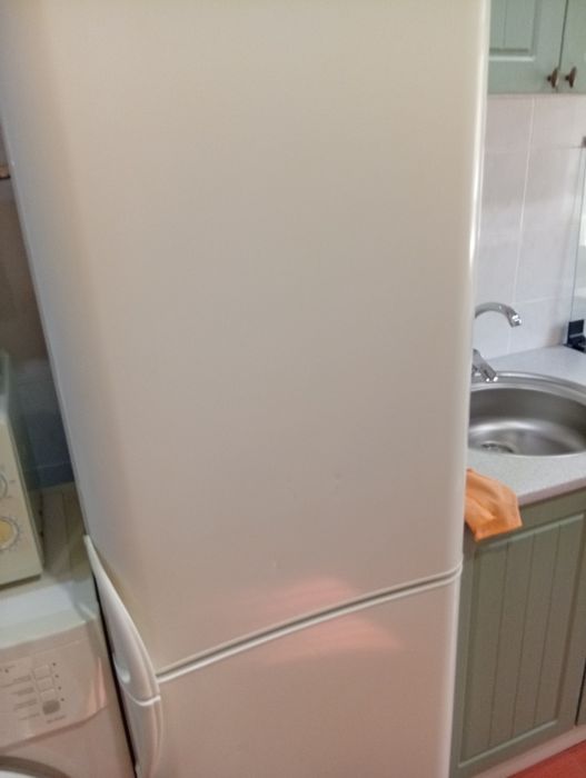 Продам холодильник Индезит