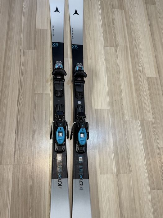 Narty Atomic X5 161cm 2026
