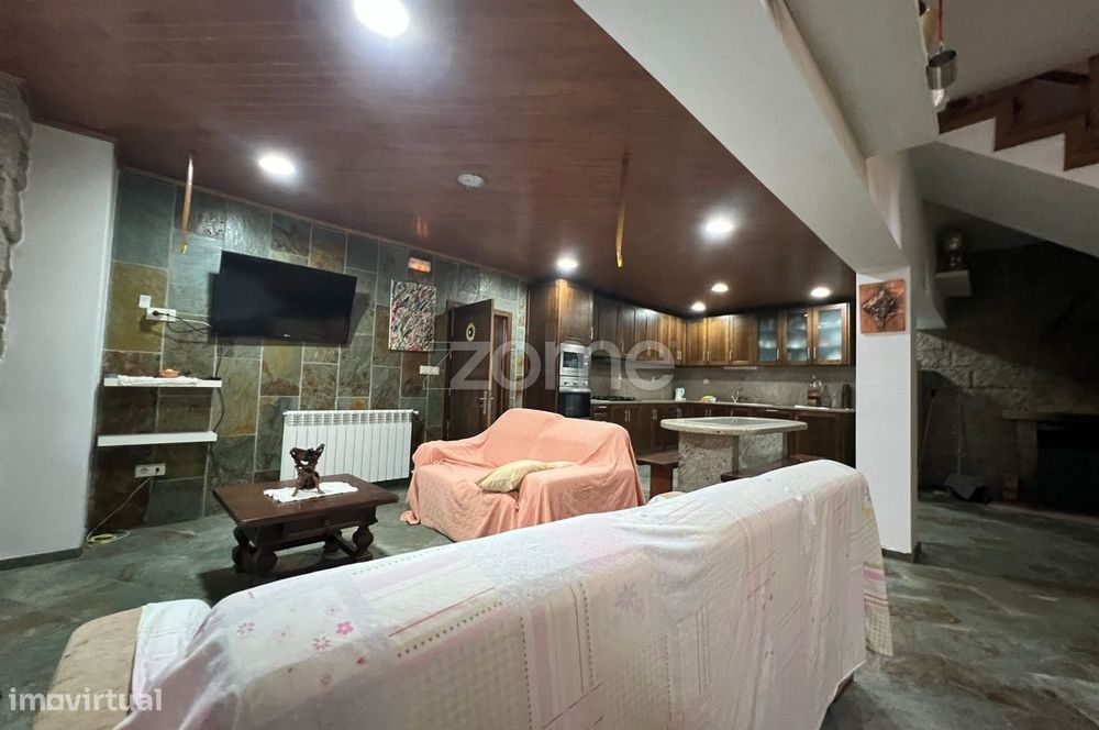 Moradia T4 com 4 Suites em Águas Frias – A 10 Minutos de Chaves