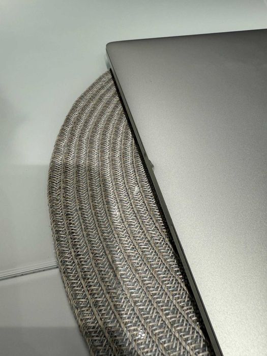 MacBook Pro 15” 2017 | i7 2.8GHz / 16GB / 250GB SSD