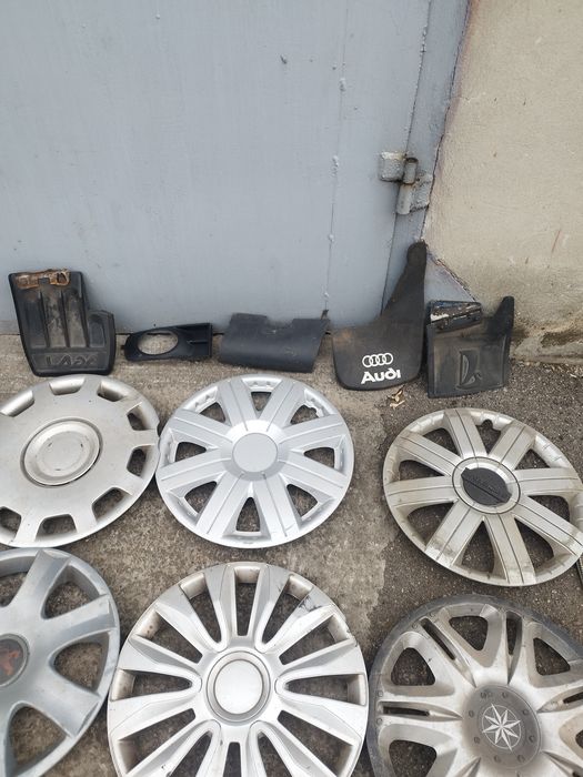 Продам колпаки разные.