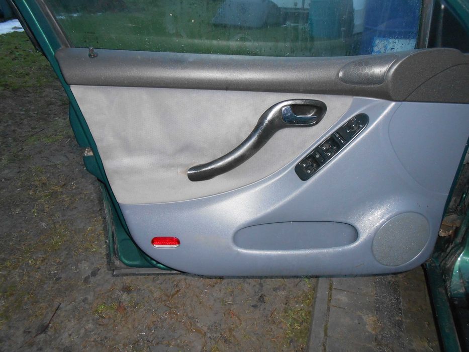 drzwi,zderzak,klapa bagaznika toledo,leon rok 99-05 LC6M