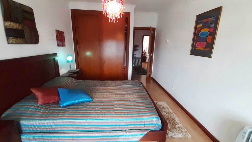 Apartamento Triplex T3+1 nas Caldas da Rainha em Condomínio com Piscina