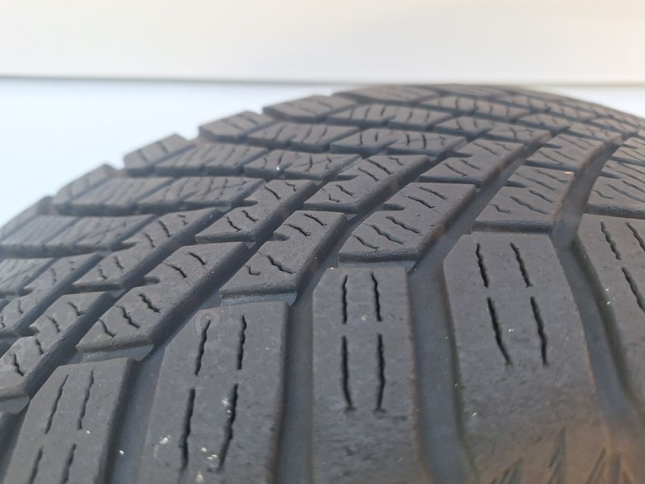 Felgi opony zimowe stalowe kołpaki Toyota Yaris 15  komplet 185/60/15