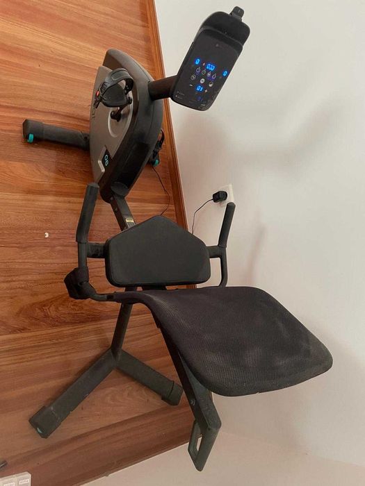 Bicicleta ligada ao telemóvel: óptima para exercício  privado, sem ir ao ginásio, e reabilitar sem dores nas costas
