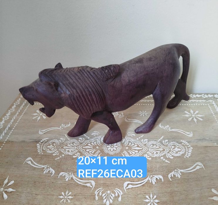 Antiga Escultura em madeira "Leão", origem Africana