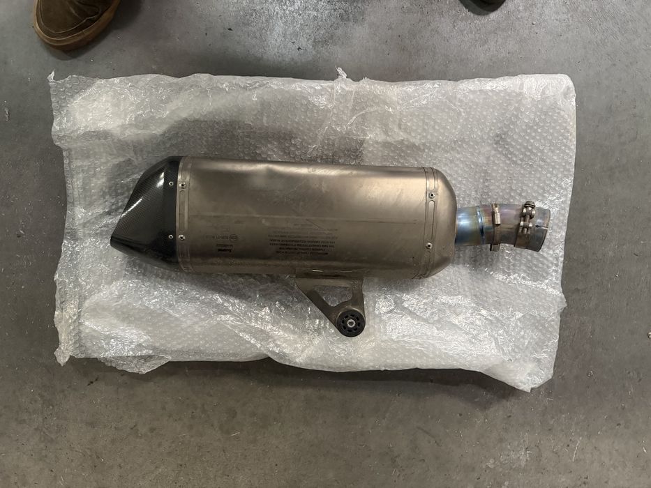 Ponteira Akrapovic HP para BMW R 1200/1250 GS/ GSA