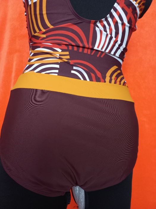 Kostium jednoczesciowy  roz .46