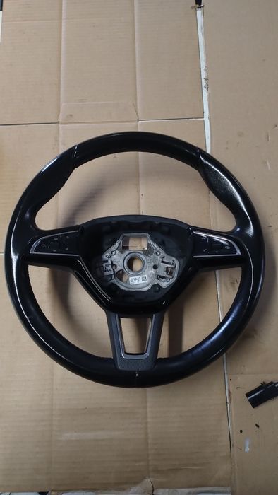 Kierownica multifunkcyjna skórzana Skoda Superb III