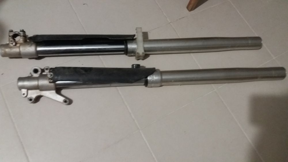 Suspenção invertida Yamaha YZ250