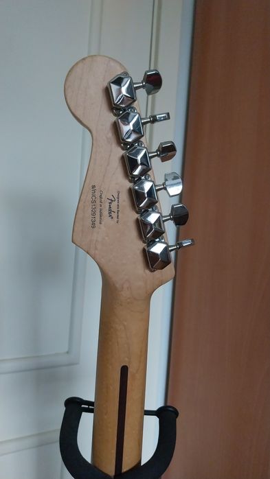 Guitarra Elétrica Squier Bullet HSS impecável
