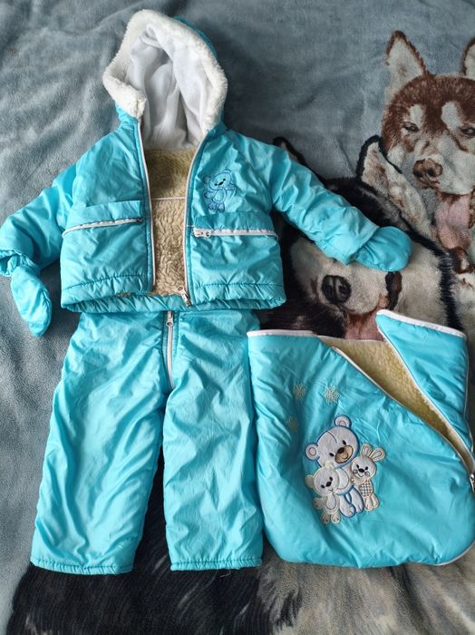 Sprzedam kombinezon unisex r 0-18m, dziecięcy 3 w 1 Transformers.