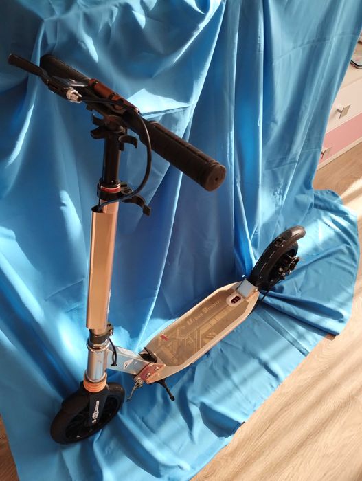 Золотистый фирменный самокат Scooter / дисковый тормоз / до 100 кг