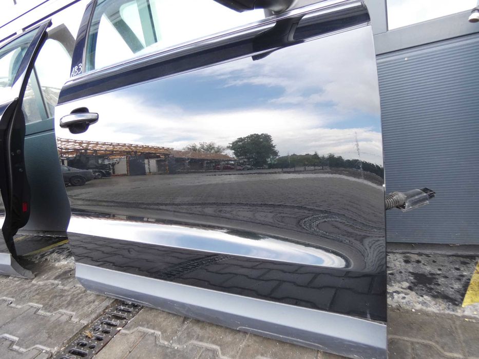 Drzwi prawy przód prawe przednie AUDI Q3 8U LZ9Y AB3 GORLICE