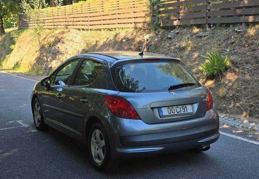 Peugeot 207 1.4 HDI *IUC Antigo* 5 Lugares