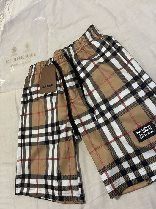 Calções Burberry