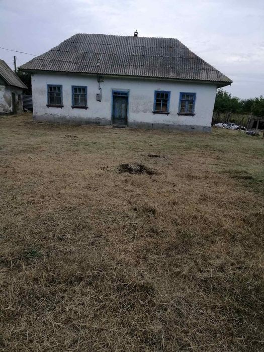 Хата продається недорого