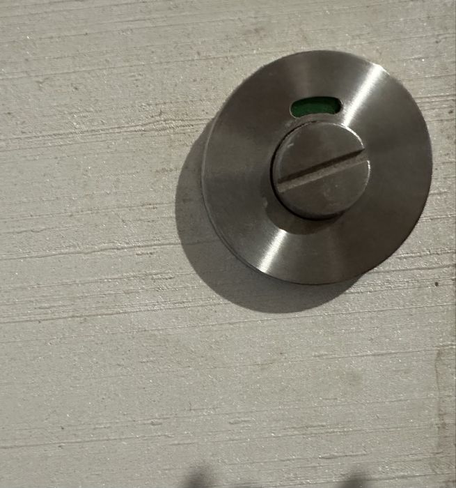 Sistemas de fixação aço inox + porta de correr + fecho